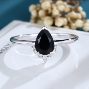 LisaJewelryUS Pear Shaped Black Onyx White Gold Engagement Ring