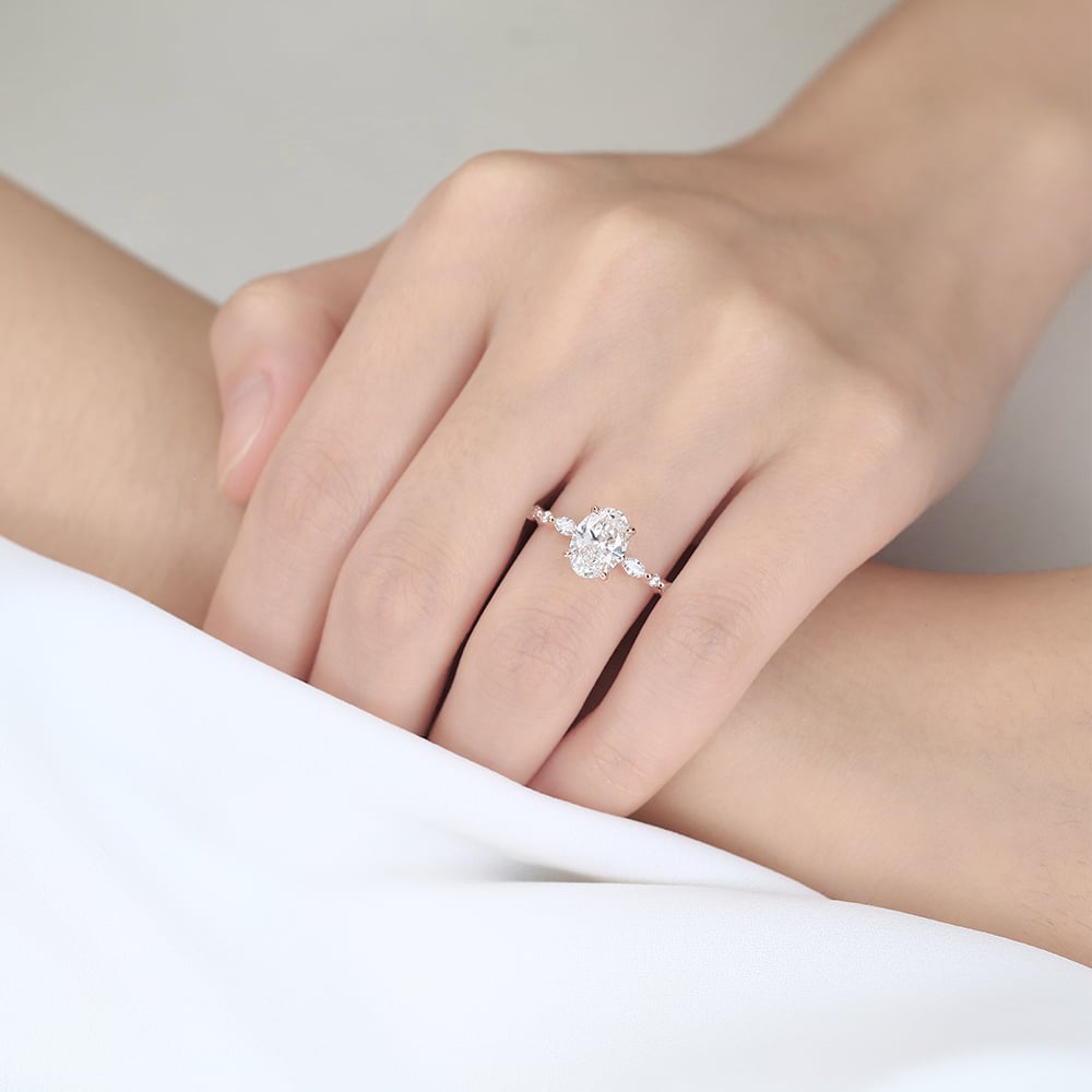 1.5ct Colorless VS+ Oval Cut Lab Grown Diamond Vintage 4-Claw Prong Engagement Ring (5)