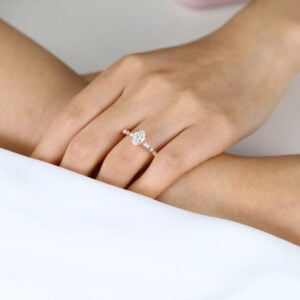 Oval Cut Lab Grown Diamond Vintage 4-Claw Prong Engagement Ring (2)