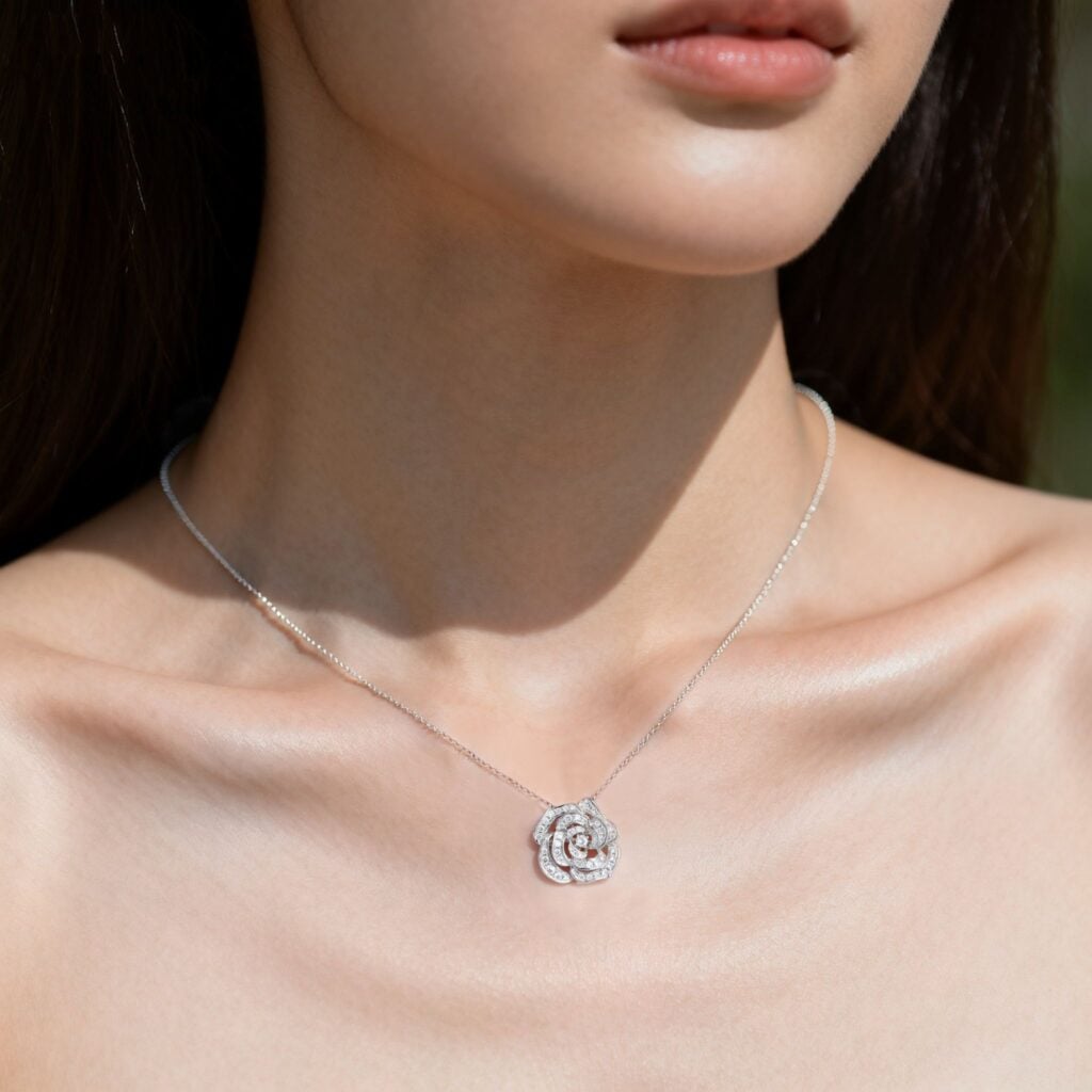 Floral Shaped Pendent Womens Lab Diamond Necklace Hollow Camellia Flower Necklace