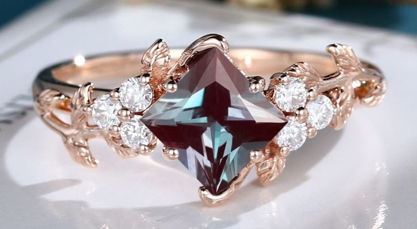 Featured image of an alexandrite engagement ring