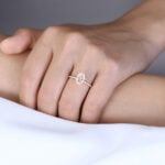 1.5ct Fancy Pink VS+ Oval Cut Lab Grown Pink Diamond Solitaire Simple 4 Double Claw Prong Engagement Ring (5)