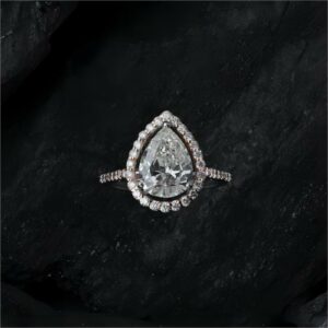 Pear-Shaped Engagement Rings