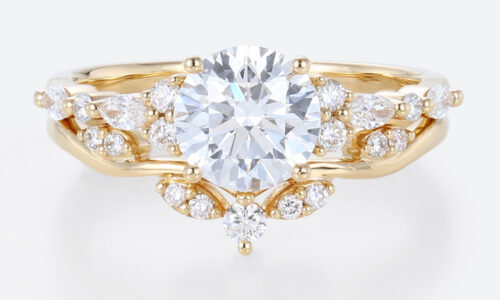 1ct Round Cut Lab Diamond Ring Set with Curved Wedding Rings in Yellow Gold