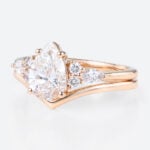 1ct Colorless VS+ Pear Shaped Lab Grown Diamond Rings Sets Classic 4-Prong Engagement Ring with Simple V-shaped ring Set in Rose Gold