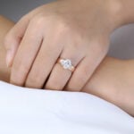 1.5ct Colorless VS+ Oval Cut Lab Grown Diamond Luxurious 4-Prong Engagement Ring Wide Band (6)