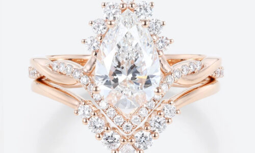 1.5ct Colorless VS+ Pear Cut Lab Grown Diamond Vintage Crossover Shank 4-Prong Bridal Ring Set in Rose Gold