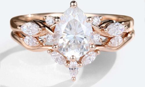 Pear Shaped Wedding Ring Set 1.2ct Moissanite Rings in rose gold