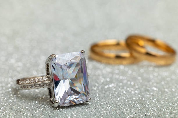 Emerald Cut VS Radiant Cut Emerald Cut VS Radiant Cut