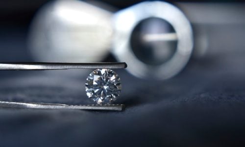 Which Is More Sparkly: Diamond or Moissanite? Which Is More Sparkly: Diamond or Moissanite?