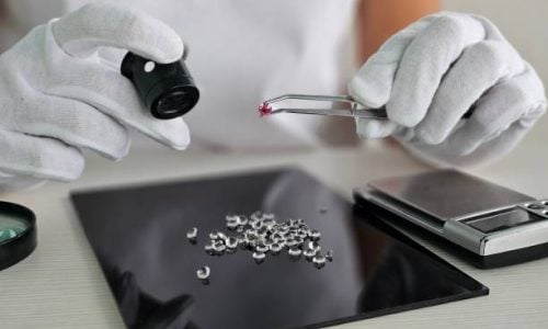 Lab-Grown Diamond vs. White Sapphire: Which One Shines Brighter?