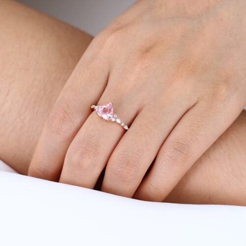 Heart Cut Pink Sapphire Ring​ 1.7ct Simple Band Engagement Rings in Rose Gold