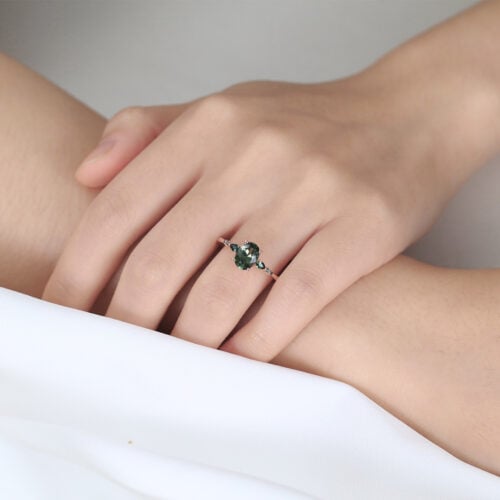 1.5ct Oval Cut Green Sapphire​ rings Classic Engagement Ring with Green Blue Sapphire Side Accents