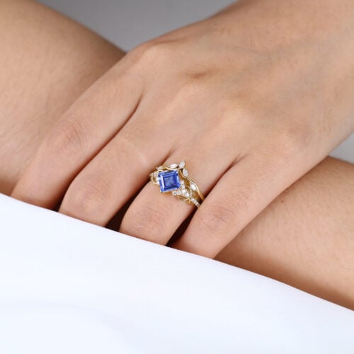 1.4ct Princess Cut Infinity Lab Sapphire Ring Set with Curved Leaf Band in Yellow Gold