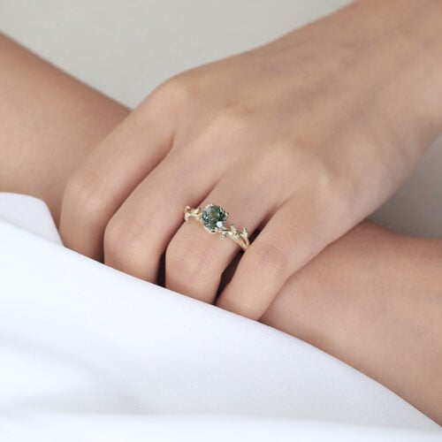 Solitaire Green Sapphire Ring Round Cut Nature-Inspired Bridal Ring in Yellow Gold