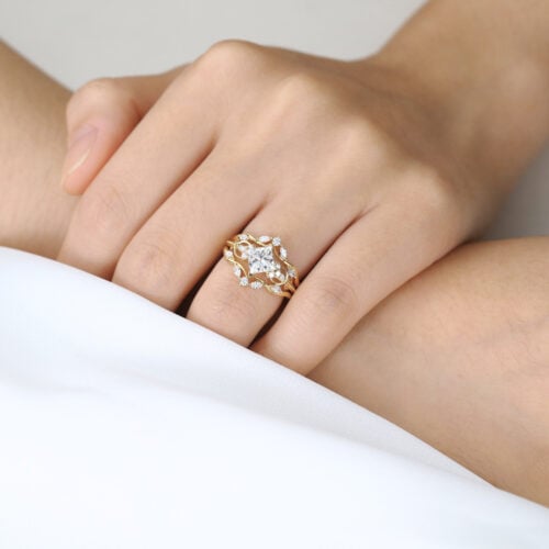 1ct Lab Grown Diamond Rings​ Set Princess Cut Engagement Ring in Yellow Gold