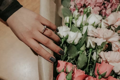 Celebrity Engagement Rings We Can’t Stop Talking About — And How to Customize Similar Styles with LisaJewelryUS Celebrity Engagement Rings We Can’t Stop Talking About — And How to Customize Similar Styles with LisaJewelryUS