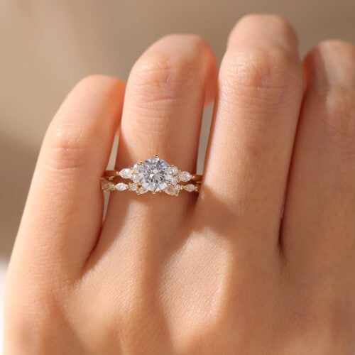 Vintage Moissanite Rings 1ct Classic Round Engagement Ring Set in yellow gold