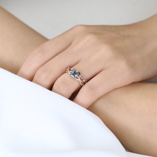 Princess Cut Alexandrite Rings​ Set 0.8ct Modern Infinity Bridal Ring with Alexandrite Band in Rose Gold