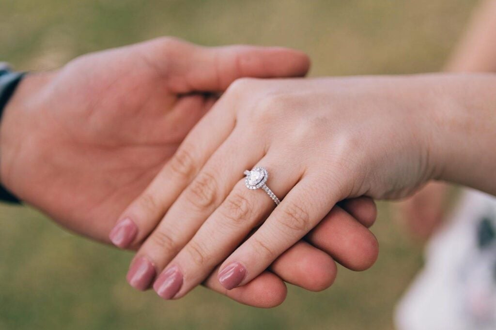 Lab Grown Diamond Rings for Introverts vs Extroverts Which Styles Match Your Personality