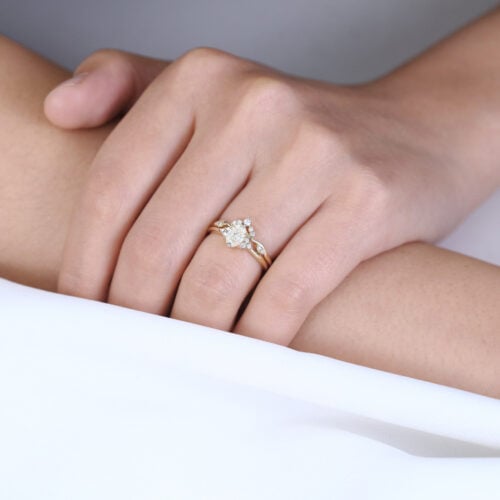 0.5ct Oval Lab Grown Diamond Ring​ Set Romantic Elegant 6 Claw Prong Engagement Ring Set in Yellow Gold