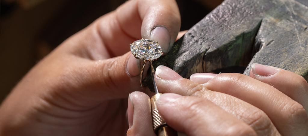 What to Look for in an Engagement Ring Before You Buy