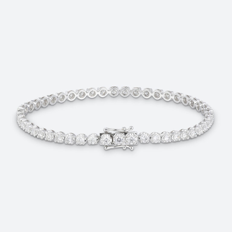 How to Style a Diamond Tennis Bracelet for Every Occasion